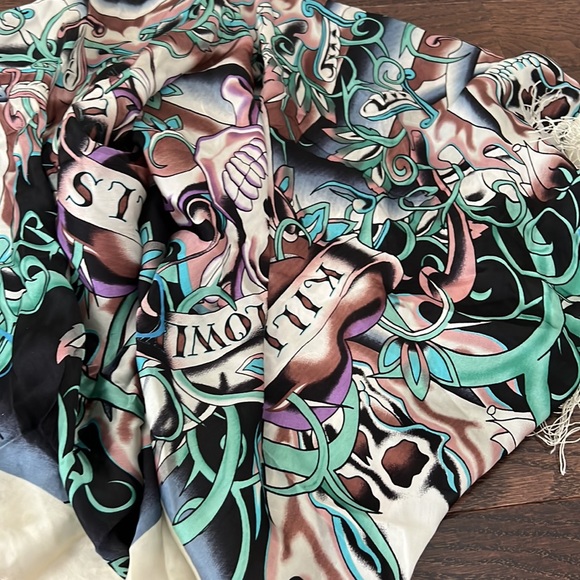Ed Hardy silk shawl - Picture 3 of 3